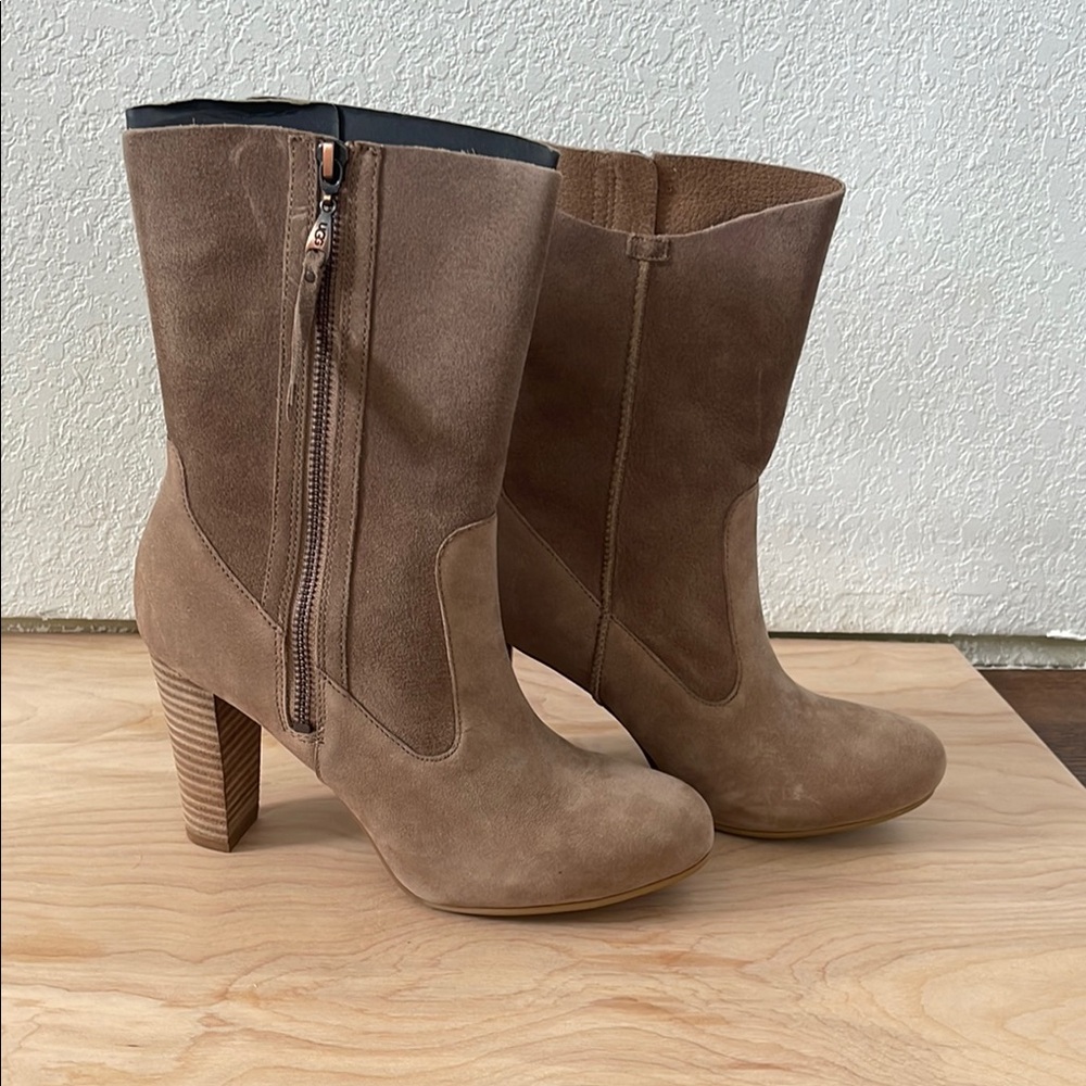UGG: Elegant Brown Suede Women's Boots